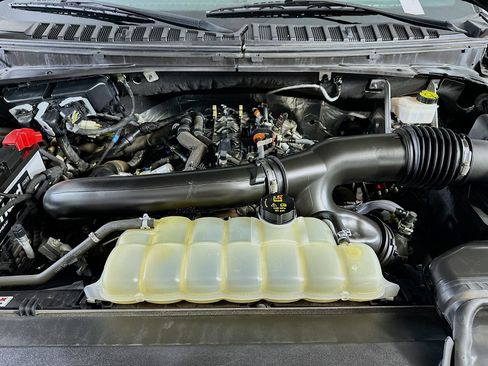 Used 2024 Ford Expedition Limited image 36