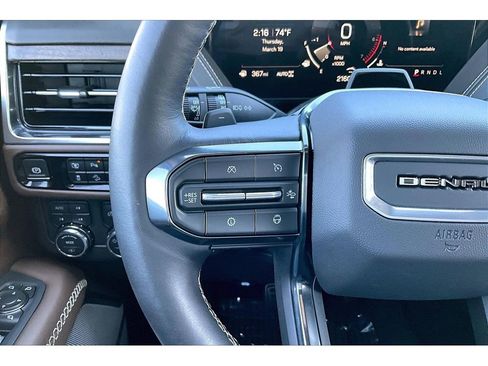 Used 2025 GMC Yukon Denali Ultimate image 11