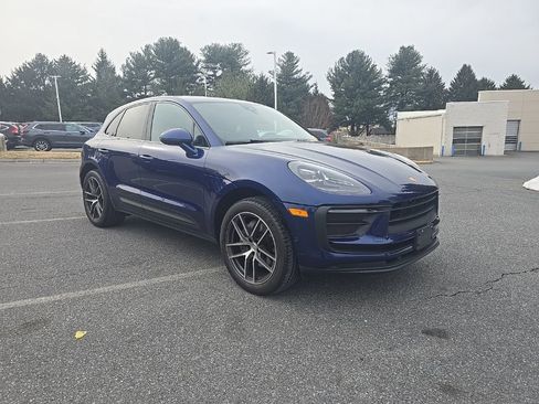 Used 2022 Porsche Macan image 2