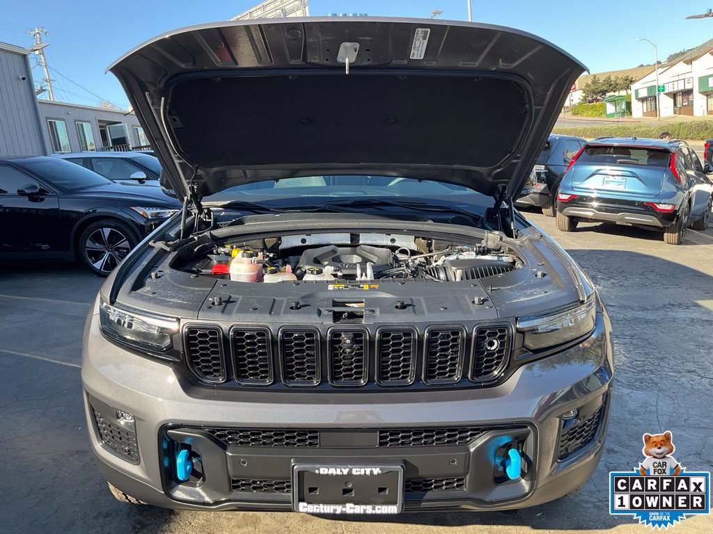 Used 2023 Jeep Grand Cherokee Trailhawk w/ Advanced Protech Group II AWD/4WD image 15