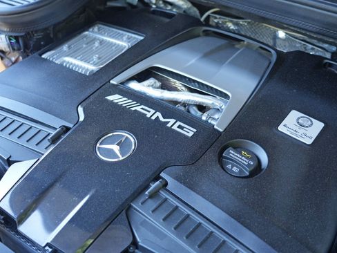 Used 2024 Mercedes-Benz GLS 63 AMG 4MATIC image 9