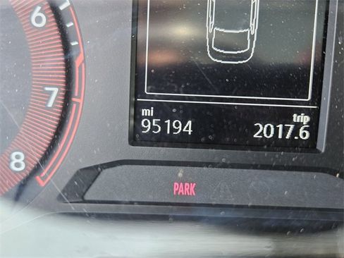 Used 2019 Volkswagen Jetta SE image 26