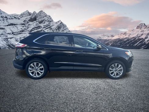 Used 2022 Ford Edge Titanium image 8