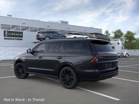 New 2026 Lincoln Navigator Reserve w/ Jet Appearance Package image 4