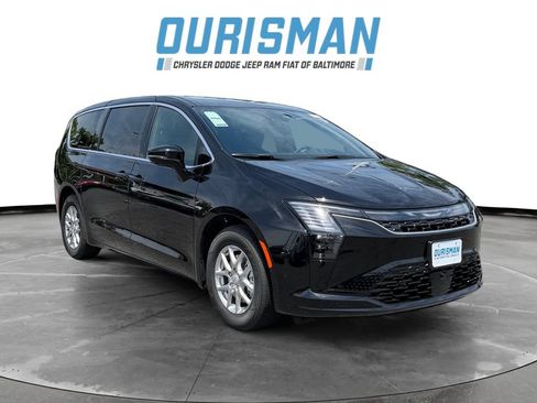New 2027 Chrysler Pacifica Select w/ Family Tech Group FWD image 1