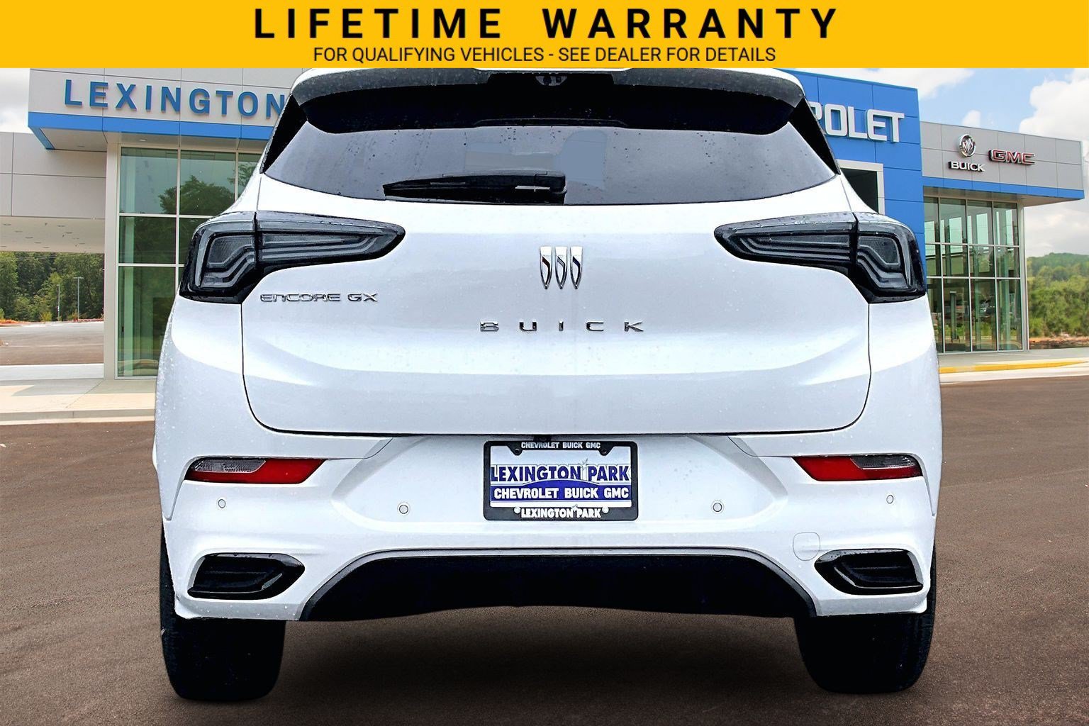 Used 2025 Buick Encore GX Avenir w/ Avenir Technology Package FWD image 4