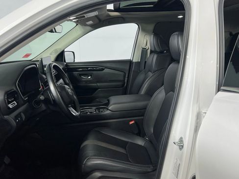 Used 2024 Honda Pilot Touring image 24