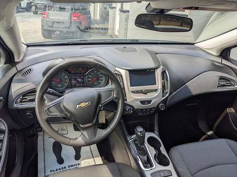 Used 2018 Chevrolet Cruze LS FWD image 12