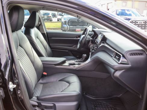 Used 2023 Toyota Camry SE image 8