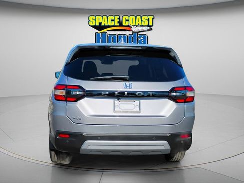 New 2025 Honda Pilot EX-L image 8