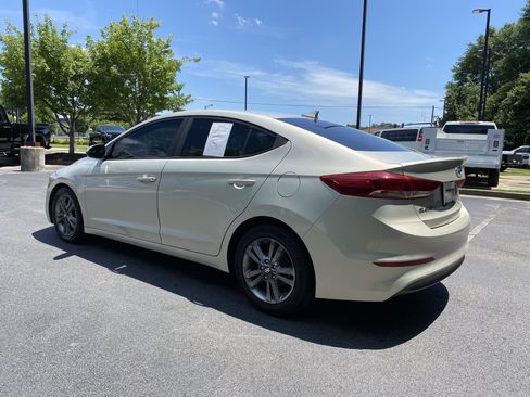 Used 2017 Hyundai Elantra SE FWD image 7