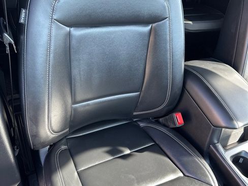 Used 2022 Ford Explorer XLT w/ Equipment Group 202A image 27