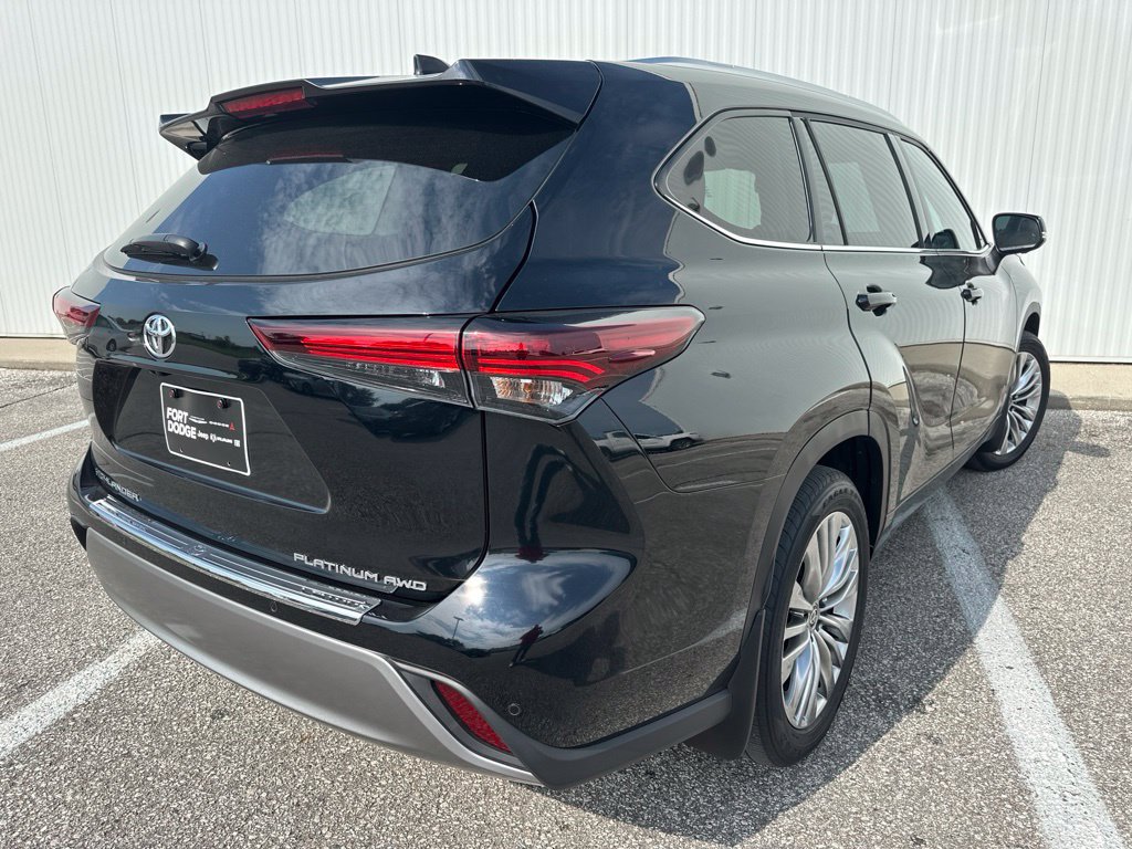 Used 2024 Toyota Highlander Platinum AWD/4WD image 7