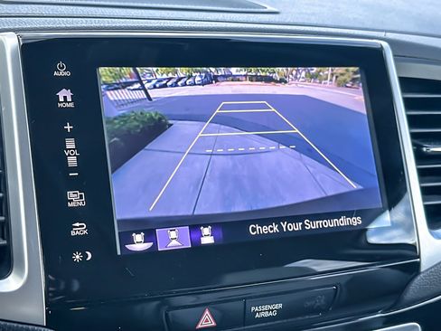 Used 2017 Honda Pilot Touring image 25