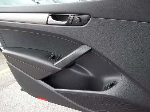 Used 2014 Volkswagen Passat 1.8T S image 14