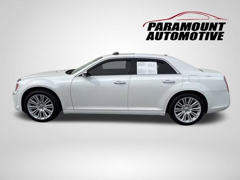 Used 2011 Chrysler 300 Limited w/ Luxury Group image 4