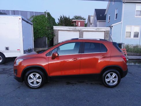 Used 2015 Chevrolet Trax LT w/ LT Plus Package AWD/4WD image 5