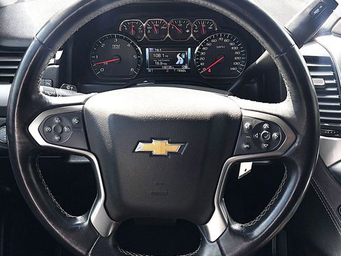 Used 2019 Chevrolet Suburban LT image 13