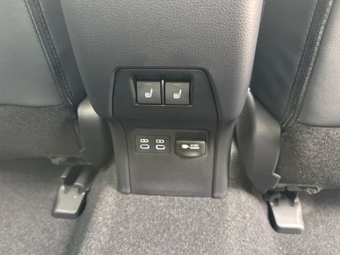 New 2026 Toyota Prius Plug-In Hybrid FWD image 15