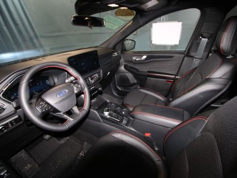 Used 2025 Ford Escape ST-Line Elite w/ Tech Pack #2 image 2