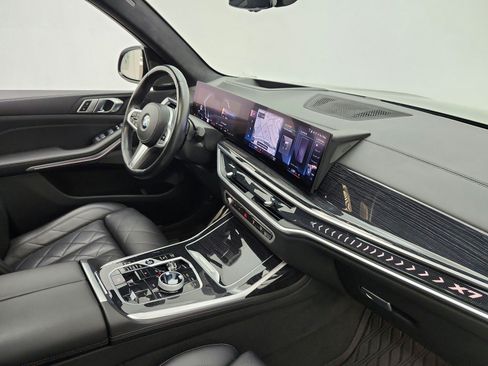Used 2023 BMW X7 xDrive40i w/ Executive Package AWD/4WD image 18