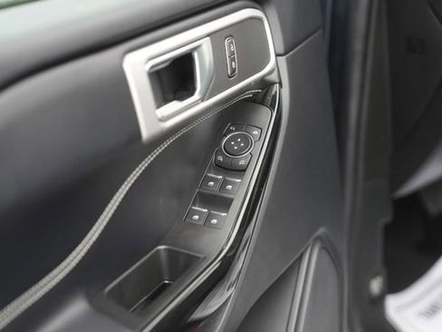 Used 2022 Ford Explorer ST image 28