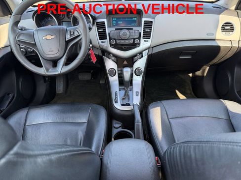 Used 2015 Chevrolet Cruze LS FWD image 13