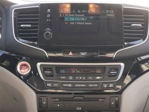 Used 2020 Honda Pilot Touring image 17