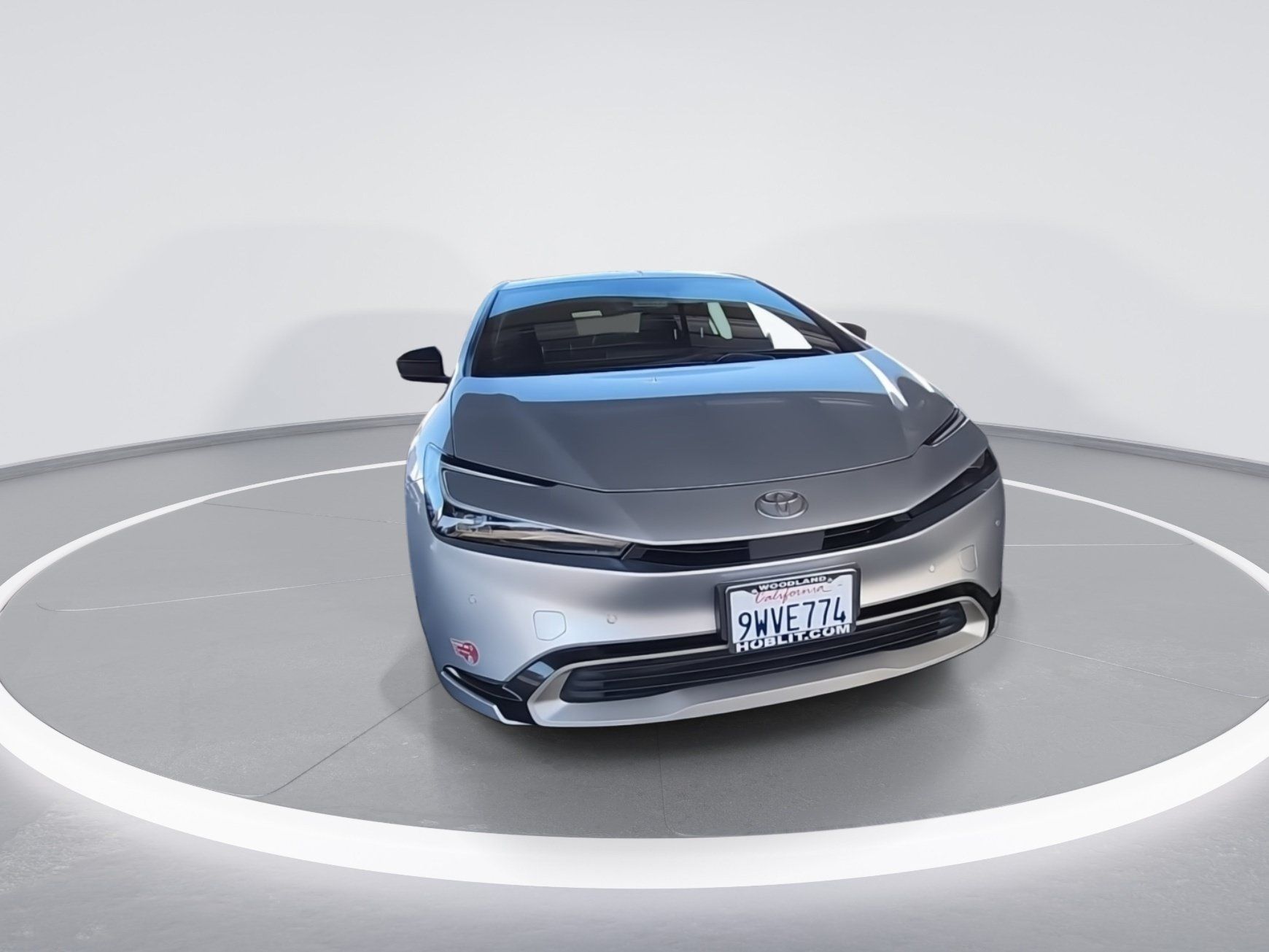Used 2023 Toyota Prius Prime Premium FWD image 3