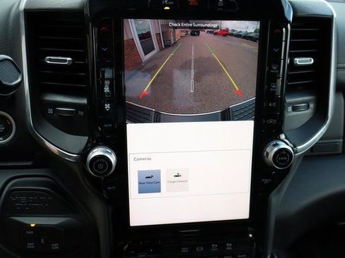 Used 2025 RAM 2500 Laramie image 27