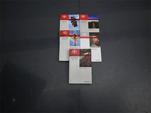 Used 2019 Toyota Sienna L image 46