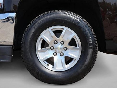 Used 2018 Chevrolet Silverado 1500 LT w/ All Star Edition AWD/4WD image 9