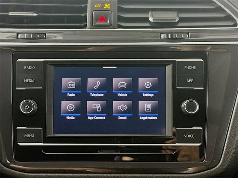 Used 2021 Volkswagen Tiguan S image 19