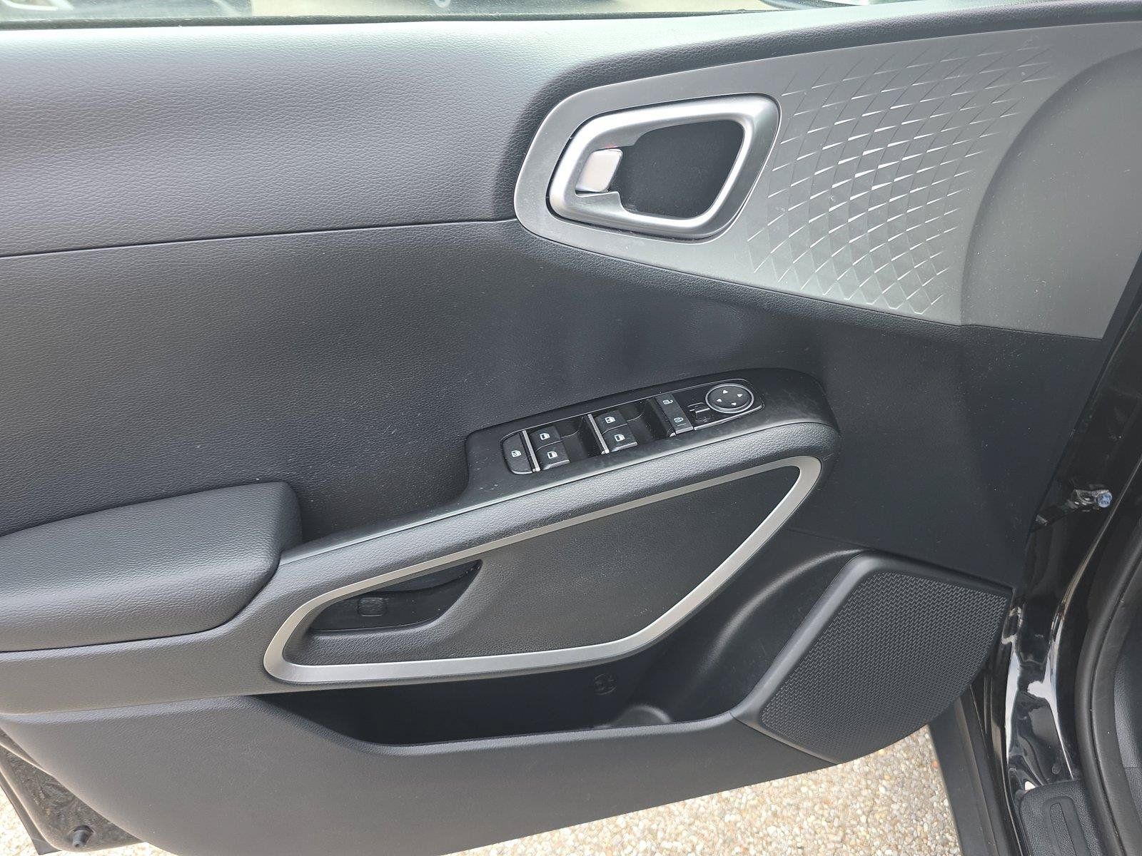 Used 2021 Kia Soul LX FWD image 19