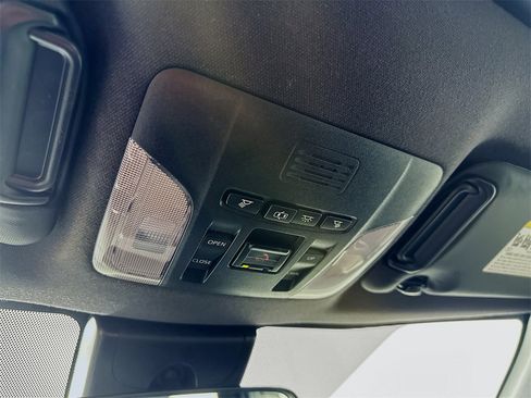 Used 2022 Toyota Corolla XSE image 30