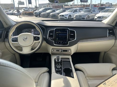 Used 2022 Volvo XC90 T8 Inscription w/ Advanced Package image 30