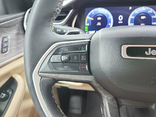 Used 2024 Jeep Grand Cherokee Limited AWD/4WD image 24