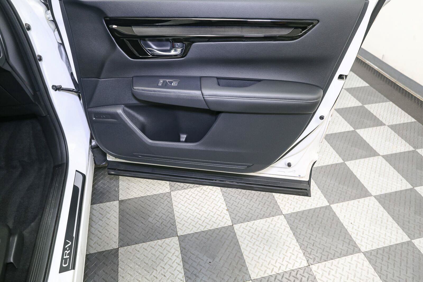 Used 2025 Honda CR-V EX-L image 21