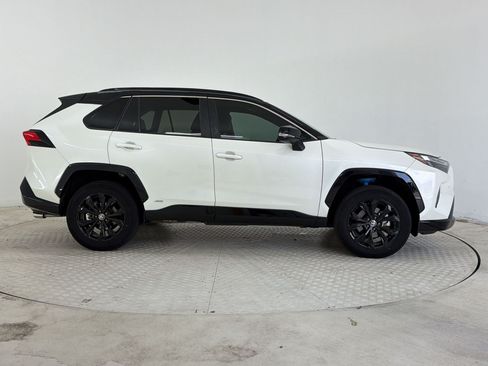 Used 2022 Toyota RAV4 XSE AWD/4WD image 8