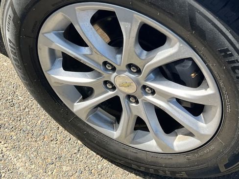 Used 2020 Chevrolet Equinox LT image 15