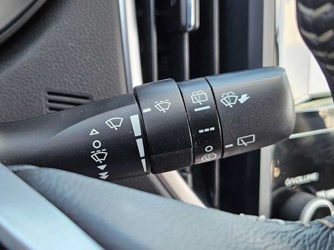 Used 2024 Subaru Forester Premium AWD/4WD image 21