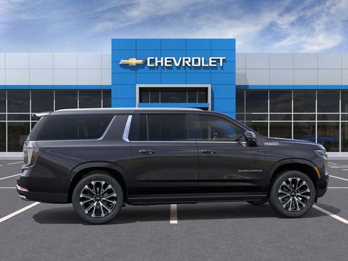 New 2026 Chevrolet Suburban High Country AWD/4WD image 29