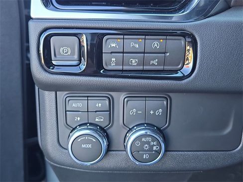 New 2026 GMC Yukon XL Denali w/ Sun & Power Step Package image 25