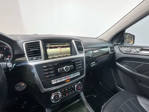 Used 2016 Mercedes-Benz GL 450 4MATIC image 29