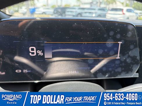 Used 2025 Chevrolet Equinox EV LT FWD image 27