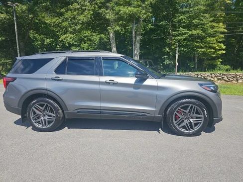 Certified 2025 Ford Explorer ST w/ Sun And Sound Package AWD/4WD image 4