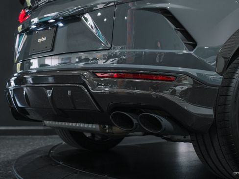 Used 2022 Lamborghini Urus AWD/4WD image 5