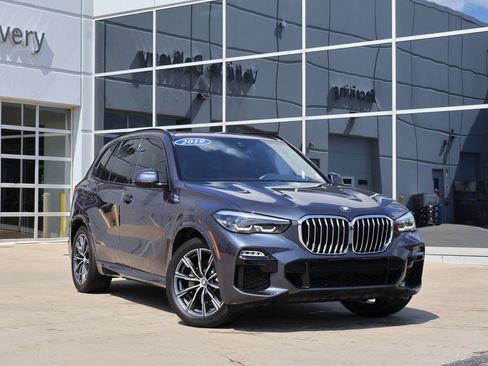 Used 2019 BMW X5 xDrive40i w/ M Sport Package AWD/4WD image 1