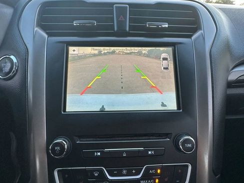 Used 2018 Ford Fusion SE w/ Equipment Group 602A FWD image 30