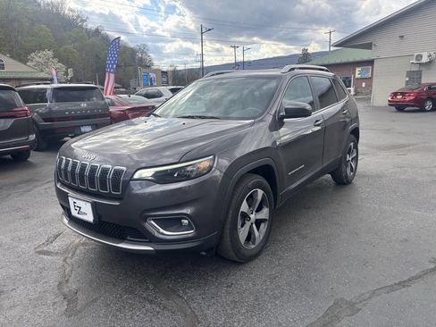 Used 2019 Jeep Cherokee Limited image 4
